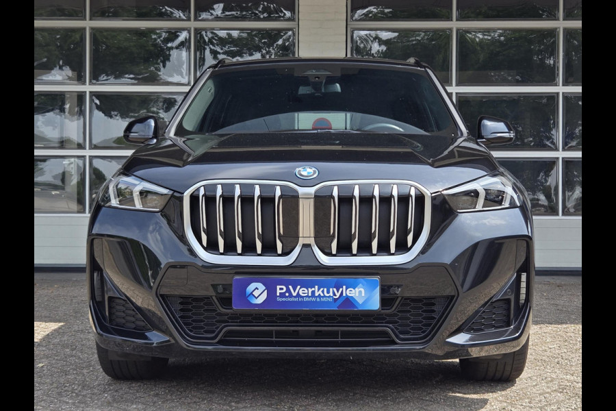 BMW X1 xDrive25e M SPORT | KEYLESS ENTRY | CAMERA | STOELVERWARMING | APPLE CARPLAY |