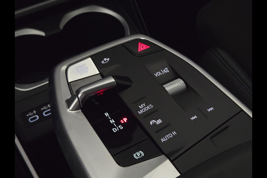 BMW X1 xDrive25e M SPORT | KEYLESS ENTRY | CAMERA | STOELVERWARMING | APPLE CARPLAY |
