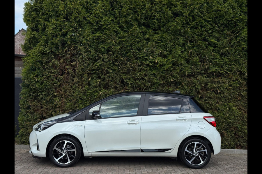 Toyota Yaris 1.5 Hybrid Bi-Tone CarPlay Camera