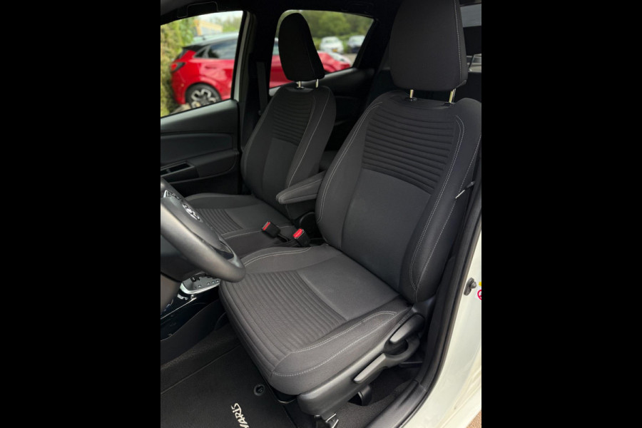 Toyota Yaris 1.5 Hybrid Bi-Tone CarPlay Camera