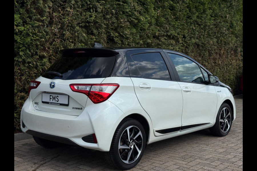 Toyota Yaris 1.5 Hybrid Bi-Tone CarPlay Camera