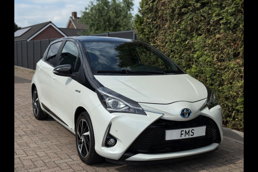 Toyota Yaris 1.5 Hybrid Bi-Tone CarPlay Camera