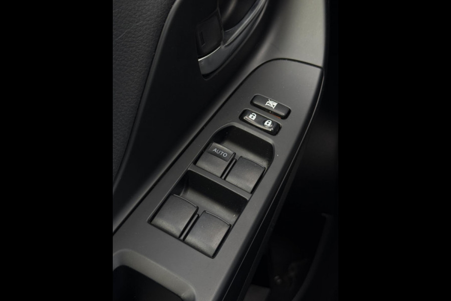 Toyota Yaris 1.5 Hybrid Bi-Tone CarPlay Camera