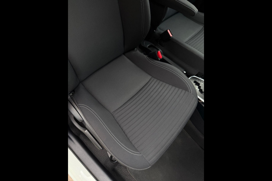 Toyota Yaris 1.5 Hybrid Bi-Tone CarPlay Camera