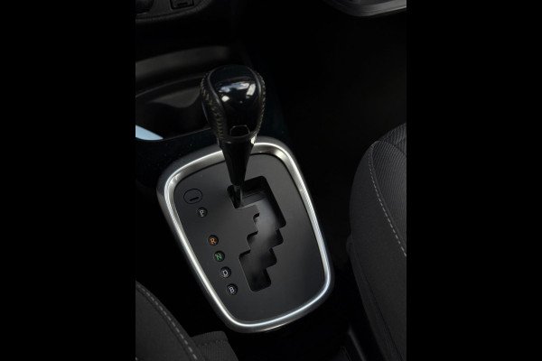 Toyota Yaris 1.5 Hybrid Bi-Tone CarPlay Camera