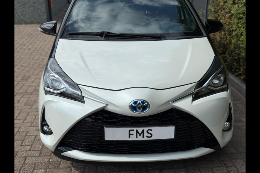 Toyota Yaris 1.5 Hybrid Bi-Tone CarPlay Camera