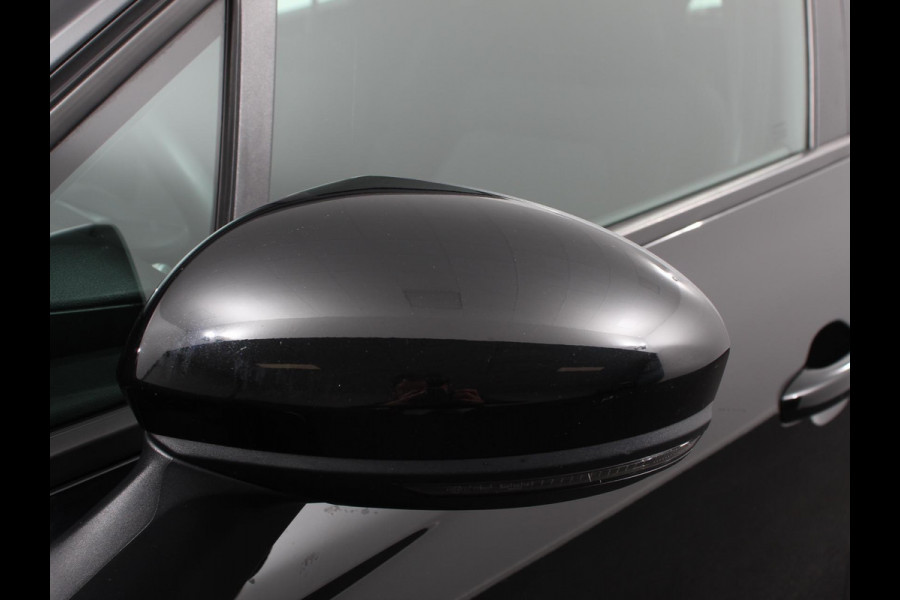 Renault Clio 1.0 TCe Zen Navigatie Apple Carplay/Android Auto Dab Airco Cruise Control