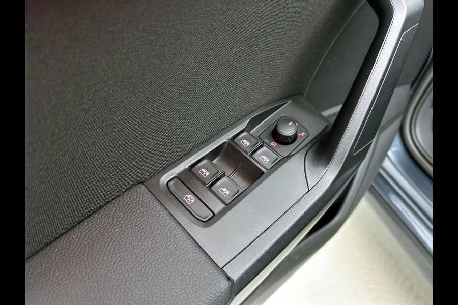 Seat Arona 1.0 115pk TSI FR CARPLAY STOELVERWARMING NAVI