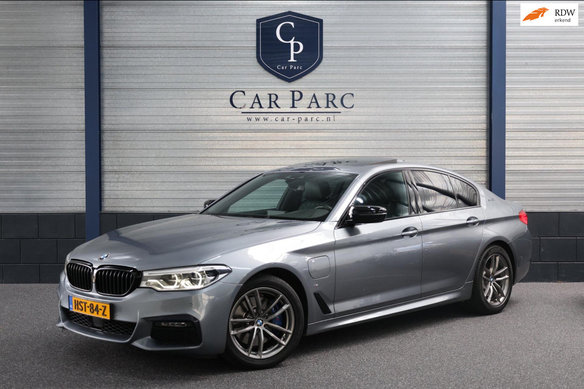BMW 5 Serie 530e iPerformance M-Sport LED/VIRTUAL/SFEER/PANO/LEER+S.VERWARMING+MEMORY/LMV/CAM/CRUISE/ECC/12 MND GARANTIE! BMW 5 Serie 530e iPerformance M-Sport LED/VIRTUAL/SFEER/PANO/LEER+S.VERWARMING+MEMORY/LMV/CAM/CRUISE/ECC/12 MND GARANTIE!