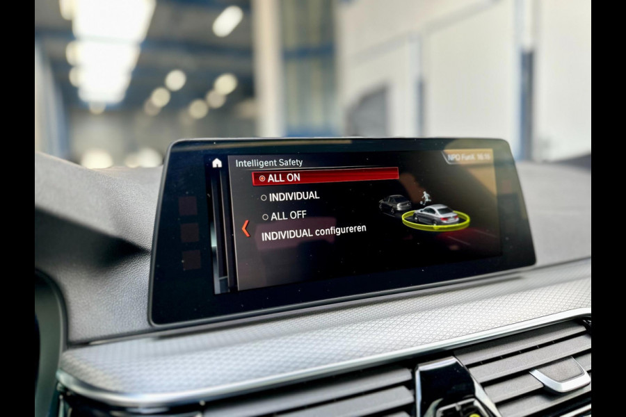 BMW 5 Serie 530e iPerformance M-Sport LED/VIRTUAL/SFEER/PANO/LEER+S.VERWARMING+MEMORY/LMV/CAM/CRUISE/ECC/12 MND GARANTIE!
