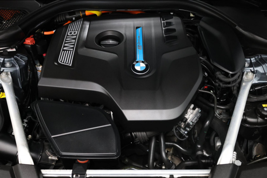 BMW 5 Serie 530e iPerformance M-Sport LED/VIRTUAL/SFEER/PANO/LEER+S.VERWARMING+MEMORY/LMV/CAM/CRUISE/ECC/12 MND GARANTIE!