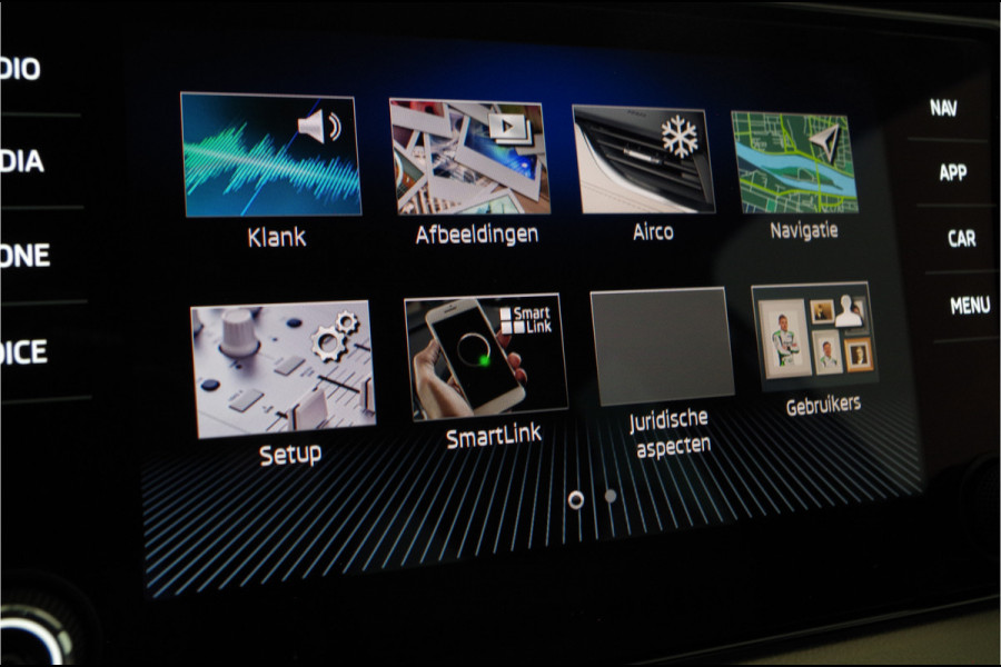 Škoda Karoq 1.5 TSI ACT Business Edition Plus 150pk > Trekhaak/Camera/Adaptive cruise control