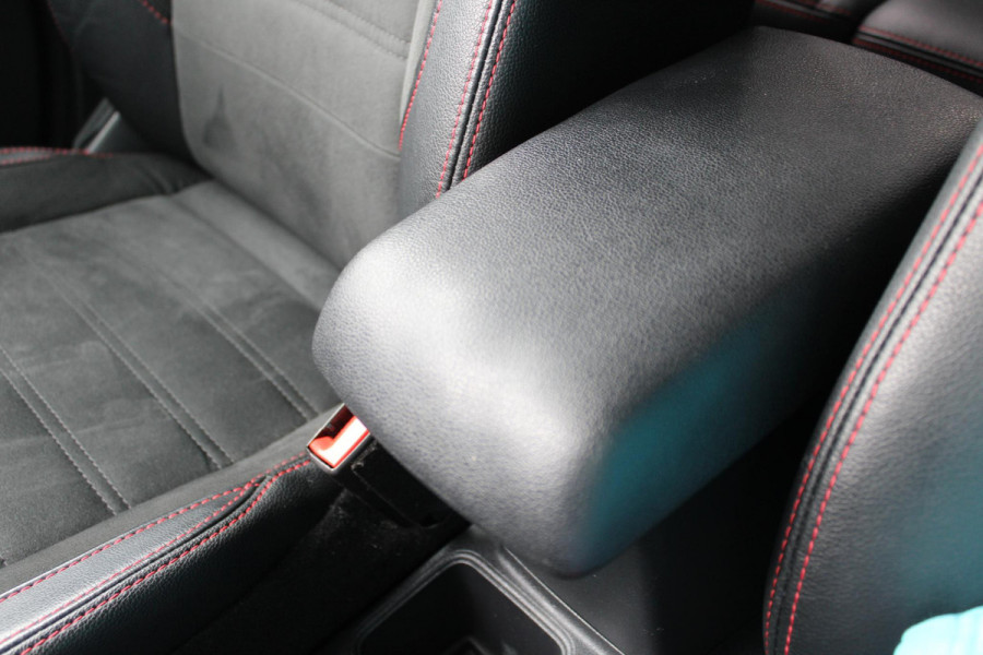 Ford EcoSport 1.0 EcoBoost ST-Line Black Automaat | Winterpack | Navigatie | Climate Control | PDC Achter | Privacy Glass