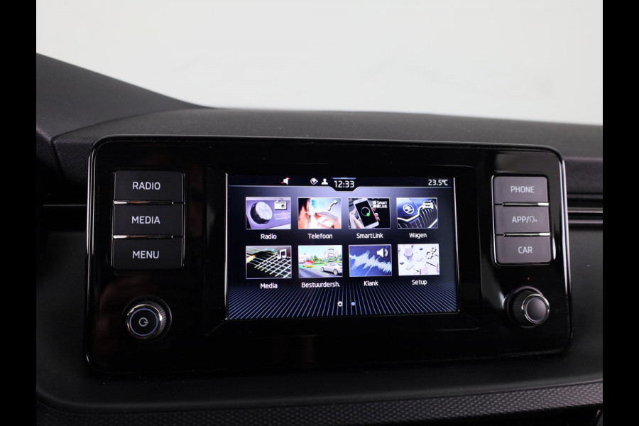 Škoda Kamiq 1.0 TSI Ambition 110 pk | Navigatie via App | Parkeersensoren achter | Apple Carplay/Android Auto | Cruise control | LED koplampen |