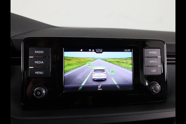 Škoda Kamiq 1.0 TSI Ambition 110 pk | Navigatie via App | Parkeersensoren achter | Apple Carplay/Android Auto | Cruise control | LED koplampen |