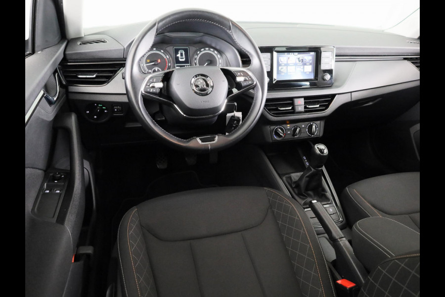 Škoda Kamiq 1.0 TSI Ambition 110 pk | Navigatie via App | Parkeersensoren achter | Apple Carplay/Android Auto | Cruise control | LED koplampen |