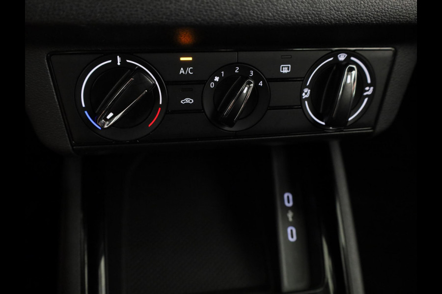 Škoda Kamiq 1.0 TSI Ambition 110 pk | Navigatie via App | Parkeersensoren achter | Apple Carplay/Android Auto | Cruise control | LED koplampen |