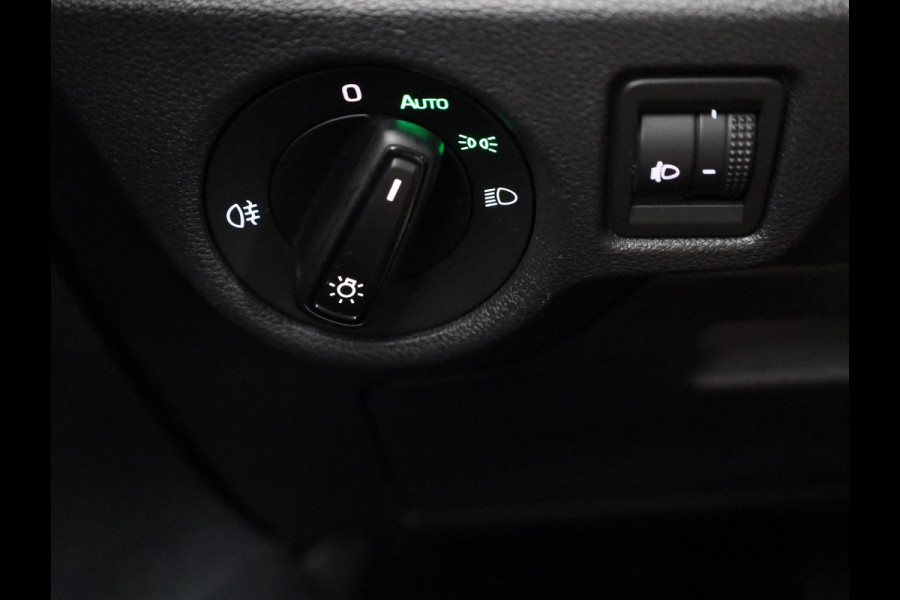 Škoda Kamiq 1.0 TSI Ambition 110 pk | Navigatie via App | Parkeersensoren achter | Apple Carplay/Android Auto | Cruise control | LED koplampen |
