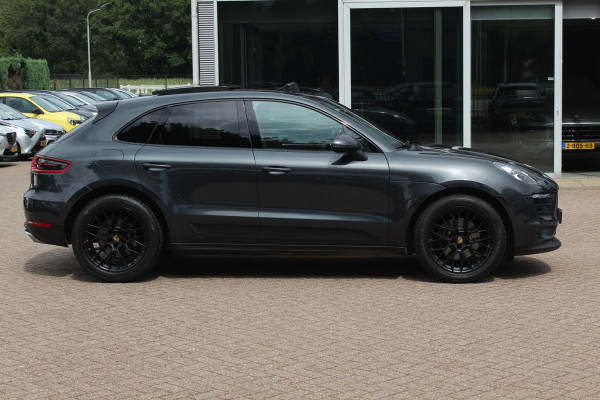 Porsche Macan 2.0 / Panoramadak / Camera / Luxe Leder / 21'' / Sportchrono / Bose / Apple CarPlay / Dodehoek / DAB / Stoelverwarming / Cruise Control