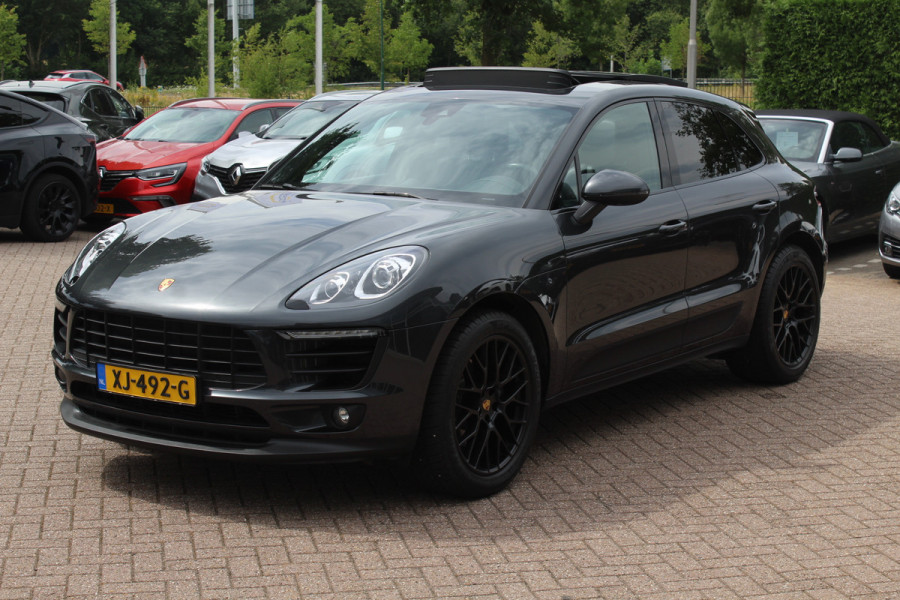 Porsche Macan 2.0 / Panoramadak / Camera / Luxe Leder / 21'' / Sportchrono / Bose / Apple CarPlay / Dodehoek / DAB / Stoelverwarming / Cruise Control