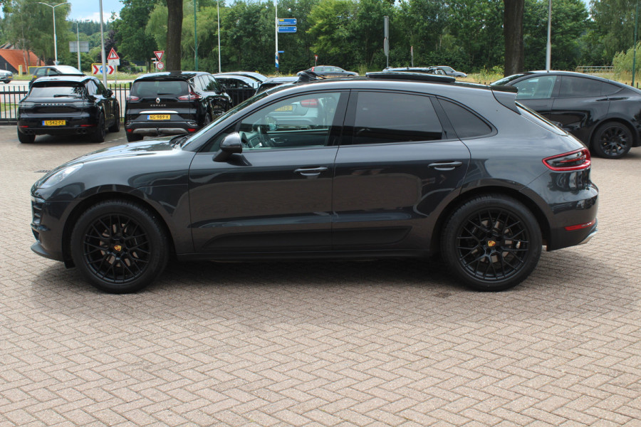 Porsche Macan 2.0 / Panoramadak / Camera / Luxe Leder / 21'' / Sportchrono / Bose / Apple CarPlay / Dodehoek / DAB / Stoelverwarming / Cruise Control
