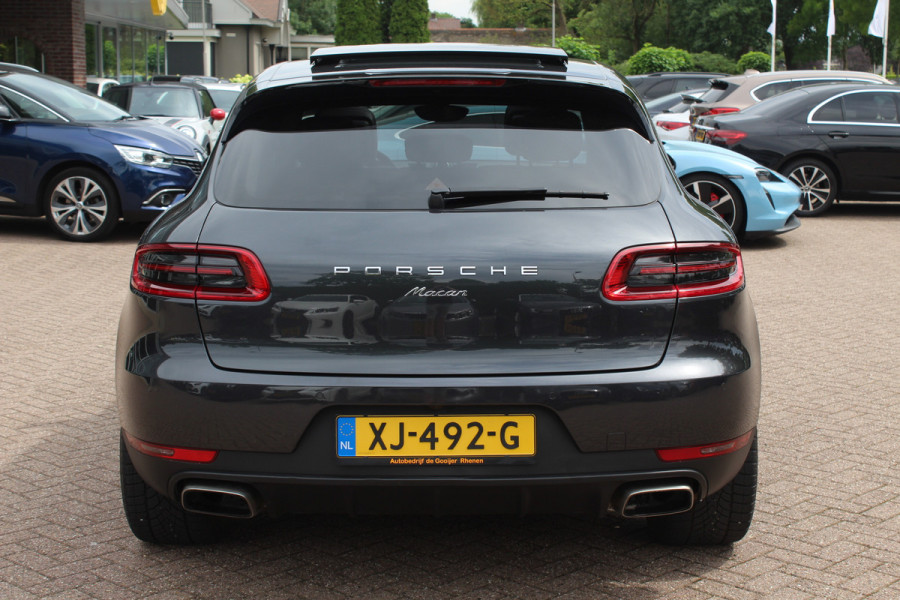 Porsche Macan 2.0 / Panoramadak / Camera / Luxe Leder / 21'' / Sportchrono / Bose / Apple CarPlay / Dodehoek / DAB / Stoelverwarming / Cruise Control