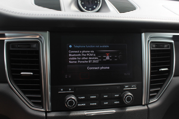 Porsche Macan 2.0 / Panoramadak / Camera / Luxe Leder / 21'' / Sportchrono / Bose / Apple CarPlay / Dodehoek / DAB / Stoelverwarming / Cruise Control