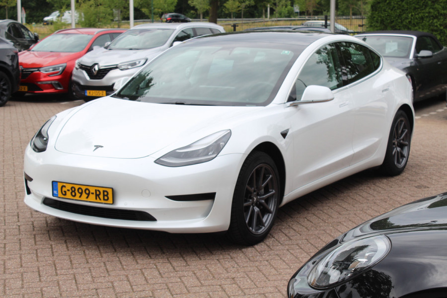Tesla Model 3 Standard RWD Plus 60 kWh / Autopilot / Panoramadak / Camera / Premium Audio / 18'' / Leder