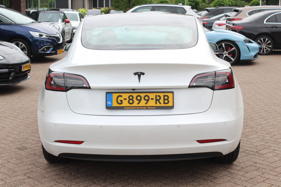 Tesla Model 3 Standard RWD Plus 60 kWh / Autopilot / Panoramadak / Camera / Premium Audio / 18'' / Leder