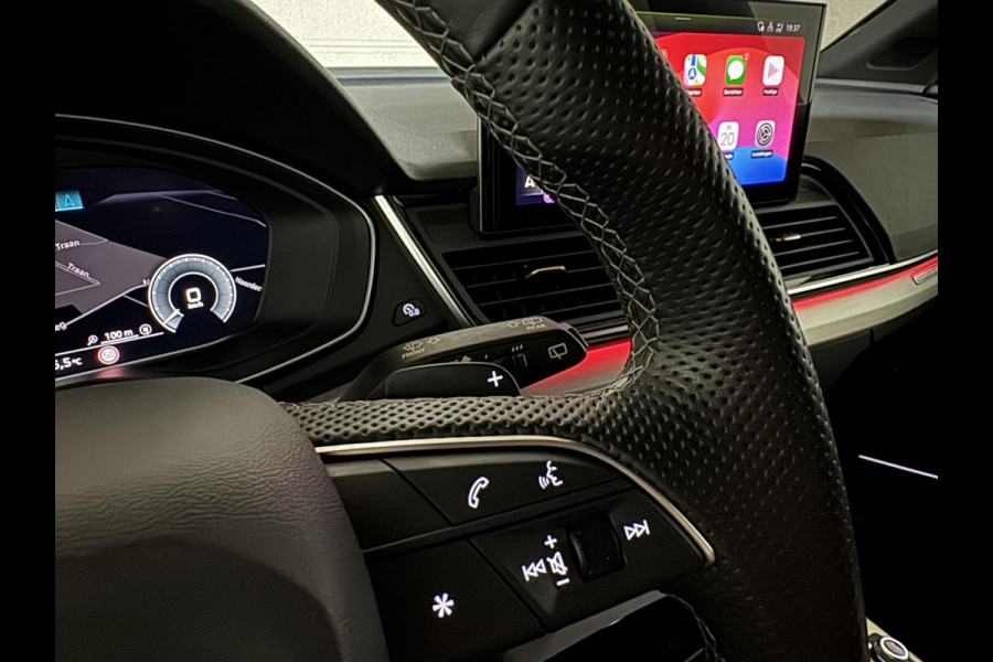 Audi Q5 Sportback 55 TFSI e BlackEdition S-Line Luchtvering Sfeer. Carplay