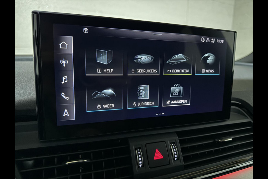 Audi Q5 Sportback 55 TFSI e BlackEdition S-Line Luchtvering Sfeer. Carplay