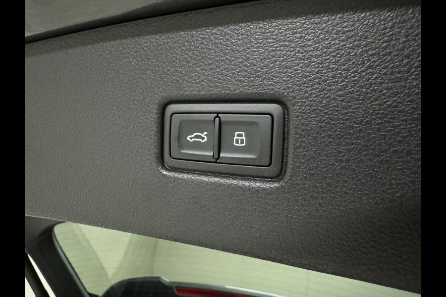 Audi Q5 Sportback 55 TFSI e BlackEdition S-Line Luchtvering Sfeer. Carplay