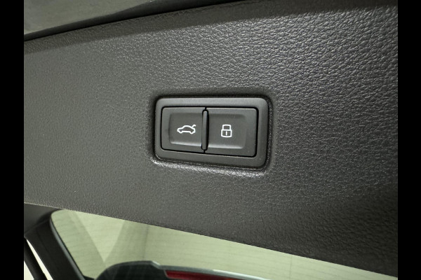 Audi Q5 Sportback 55 TFSI e BlackEdition S-Line Luchtvering Sfeer. Carplay