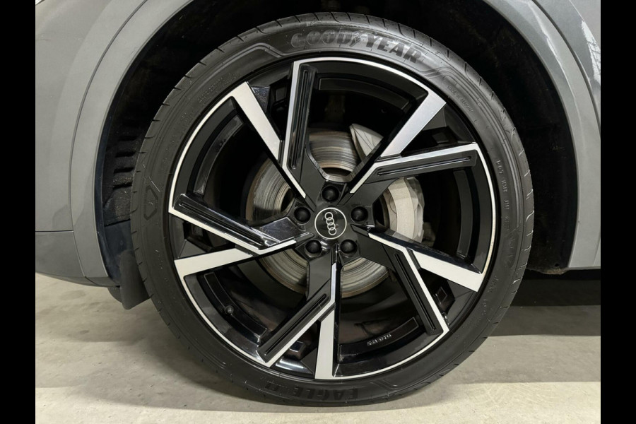 Audi Q5 Sportback 55 TFSI e BlackEdition S-Line Luchtvering Sfeer. Carplay