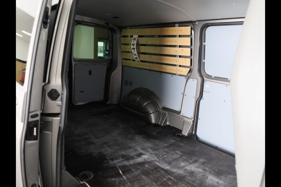 Volkswagen Transporter 2.0 TDI L2H1 28 204pk DSG|BULLI|  Navi| Leer| trekhaak| 18'LM-velgen| Camera