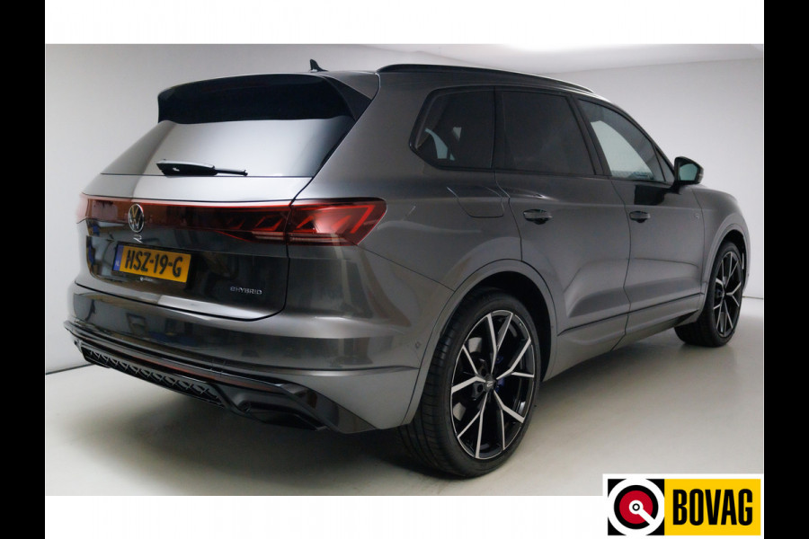 Volkswagen Touareg 3.0 TSi eHybrid 4MOTION R 463 PK | Head-Up | Luchtvering | Pano | Elec. haak | Dynaudio, stoelen en achterbank koeling en verwarming, stoelen elec. met geheugen