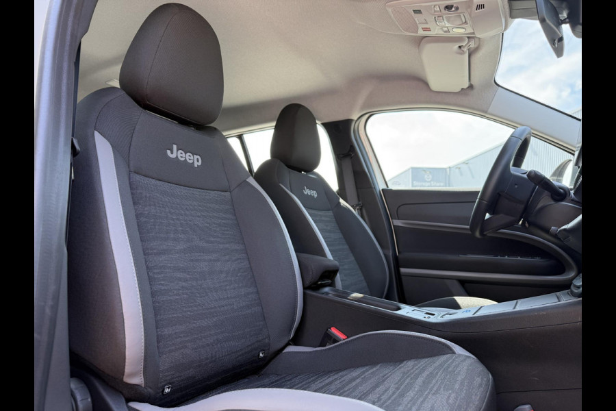 Jeep Avenger Longitude 54 kWh | Navi | Carplay | Stoelverwarming |