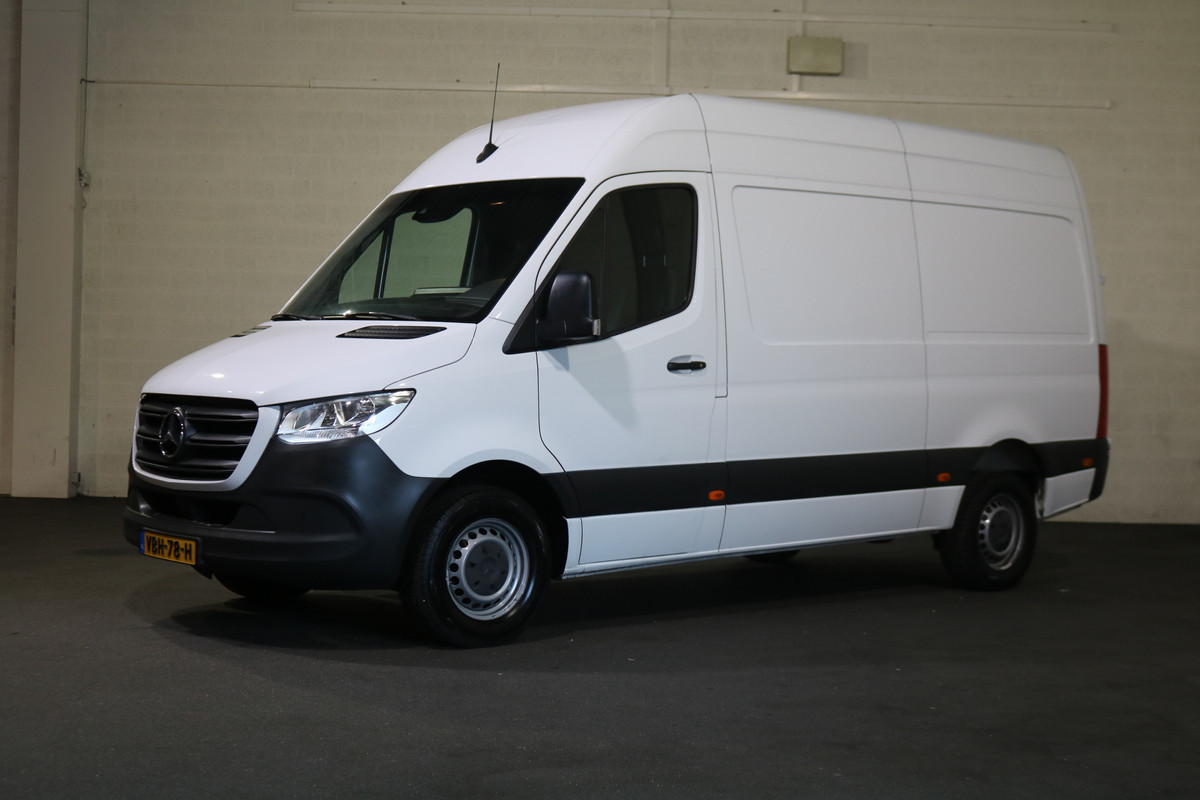 Mercedes-Benz Sprinter 316 CDI L2 H2 Airco Navigatie Camera 3.5t Trekhaak Mercedes-Benz Sprinter 316 CDI L2 H2 Airco Navigatie Camera 3.5t Trekhaak