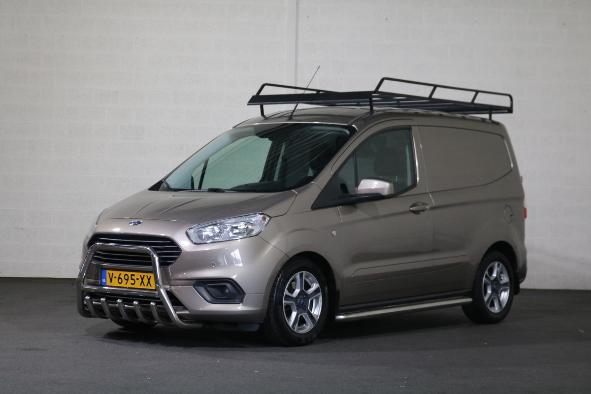 Ford Transit Courier 1.5 TDCI 100pk Euro 6 Limited Airco Navigatie BPM Vrij Ford Transit Courier 1.5 TDCI 100pk Euro 6 Limited Airco Navigatie BPM Vrij