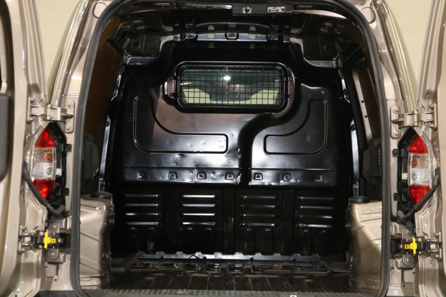 Ford Transit Courier 1.5 TDCI 100pk Euro 6 Limited Airco Navigatie BPM Vrij