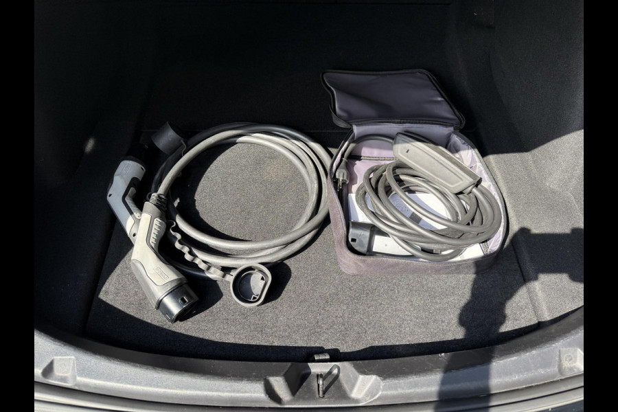 Tesla Model 3 Aut. AWD Dual Motor Performance | Autopilot | Panorama | Leder |