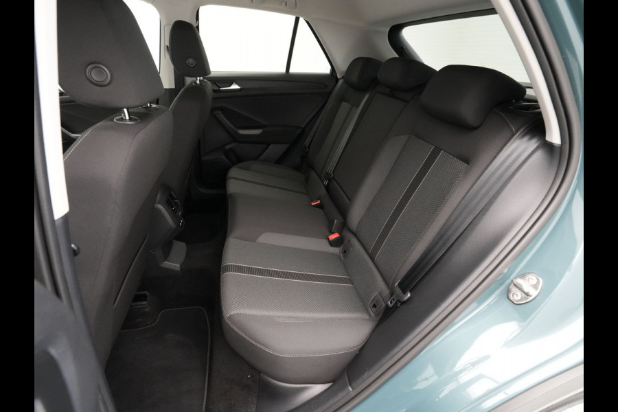 Volkswagen T-Roc 1.0 TSI 110pk Life Navi via App Clima Pdc Lm Velgen 321