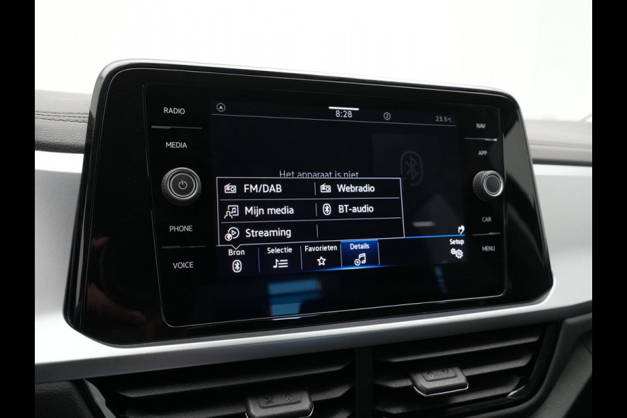 Volkswagen T-Roc 1.0 TSI 110pk Life Navi via App Clima Pdc Lm Velgen 321