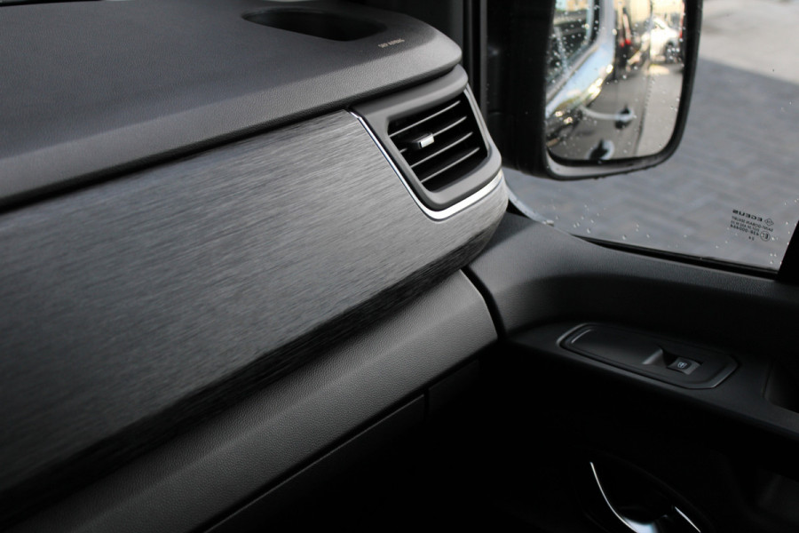 Renault Trafic 2.0 Blue dCi 170pk T29 L2H1 Extra DC - 2x Schuifdeur - Carplay - LED - Blind Spot - Navigatie - Camera - Trekhaak - Stoelverwarm