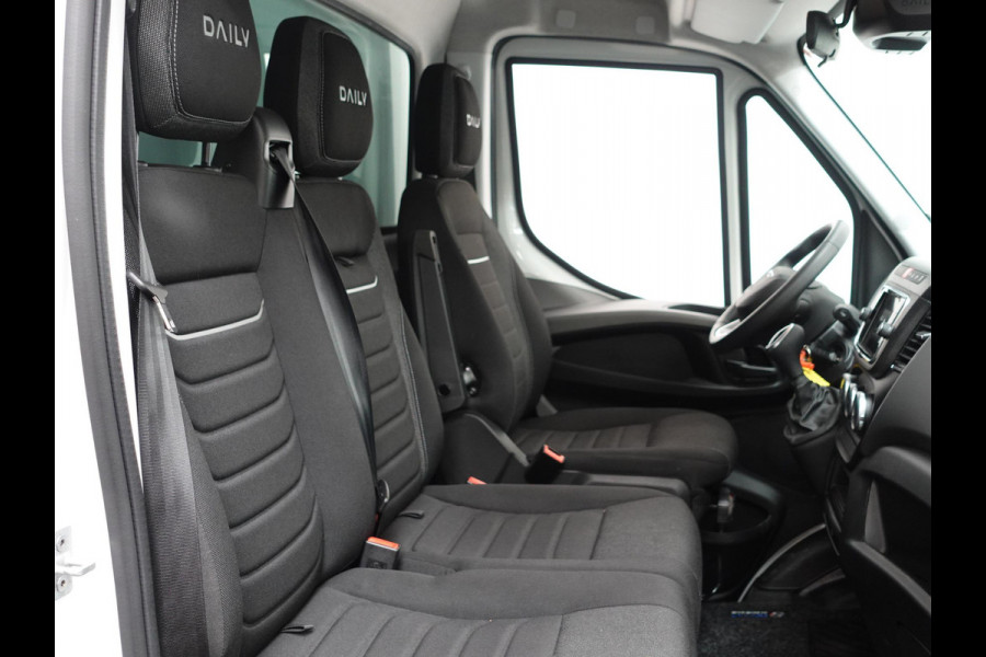 Iveco Daily 3.0 180pk Automaat Bakwagen Laadklep 440x211x235 Airco Cruise control LED Navi Camera