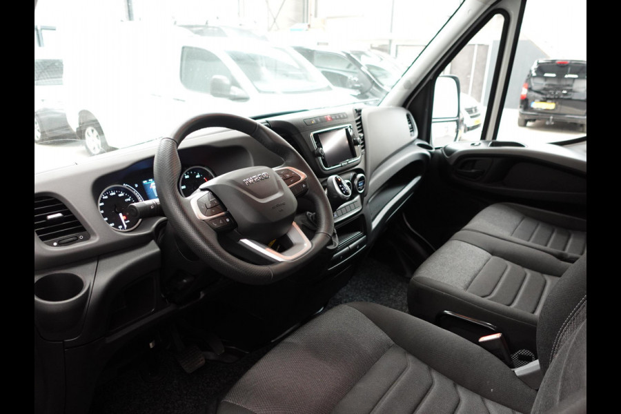 Iveco Daily 3.0 180pk Automaat Bakwagen Laadklep 440x211x235 Airco Cruise control LED Navi Camera
