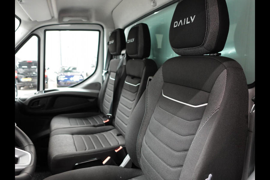 Iveco Daily 3.0 180pk Automaat Bakwagen Laadklep 440x211x235 Airco Cruise control LED Navi Camera
