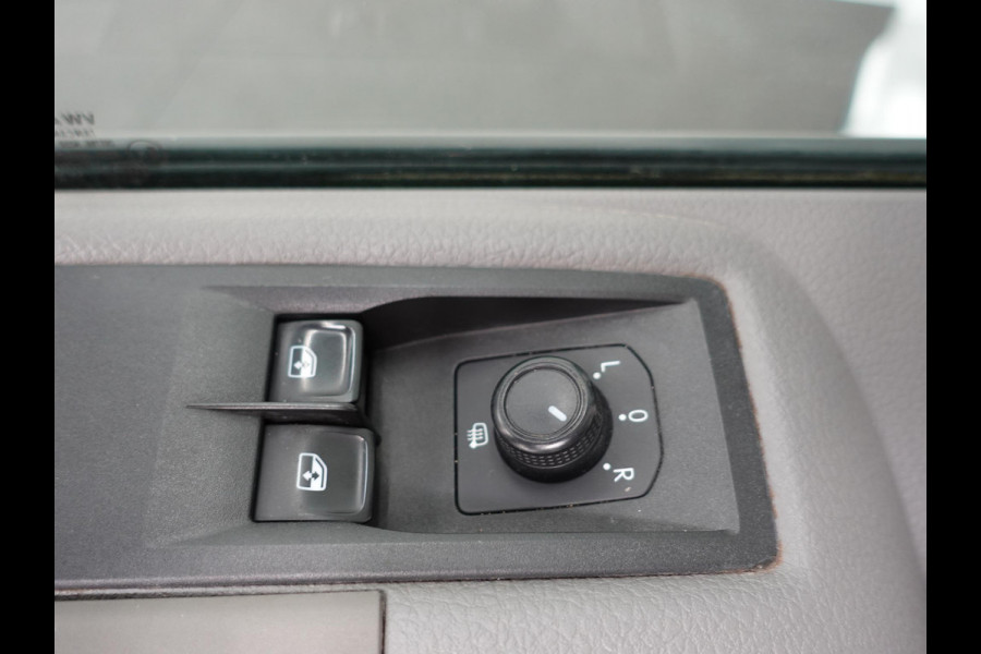 MAN TGE 3.140 2.0 TDI 140pk Dubbele Cabine L3H3 7 persoons Navigatie Apple Carplay/Android Auto Trekhaak Cruise Control Bluetooth Airco Camera