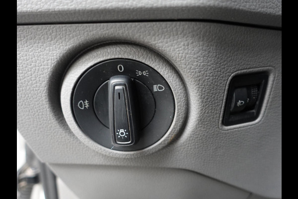 MAN TGE 3.140 2.0 TDI 140pk Dubbele Cabine L3H3 7 persoons Navigatie Apple Carplay/Android Auto Trekhaak Cruise Control Bluetooth Airco Camera