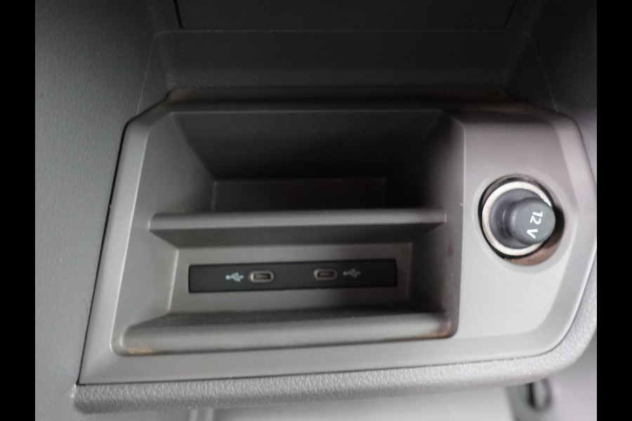 MAN TGE 3.140 2.0 TDI 140pk Dubbele Cabine L3H3 7 persoons Navigatie Apple Carplay/Android Auto Trekhaak Cruise Control Bluetooth Airco Camera
